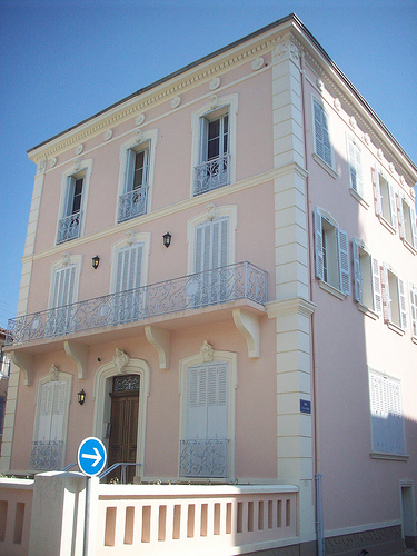 Place de l'Hôtel de Ville, Gonfaron, Var. par Only Tradition