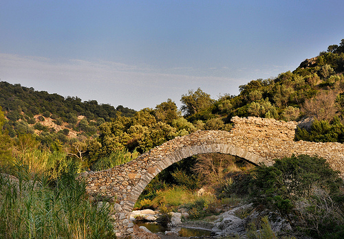 Ruines du Pont-aqueduc by Charlottess