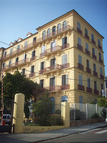 Lycée Jean Aicard, Hyères, Var. par Only Tradition