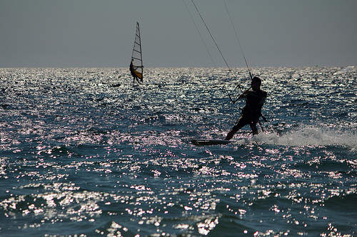 Kite Surf et Wind surf dans le Golfe de Giens par Babaou