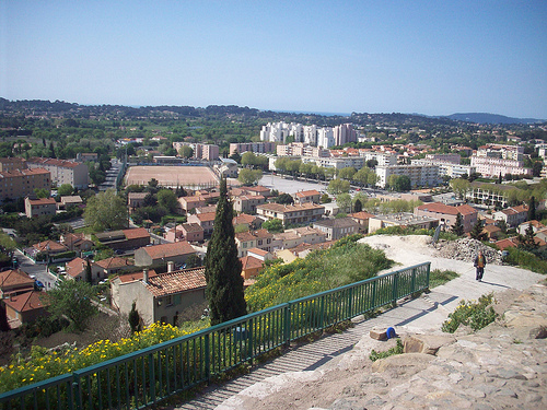 Vue sur La Garde, depuis le Rocher. Table d'orientation. La Garde, Var. par Only Tradition