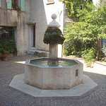 Fontaine, Le Rocher, La Garde, Var. par Only Tradition - La Garde 83130 Var Provence France