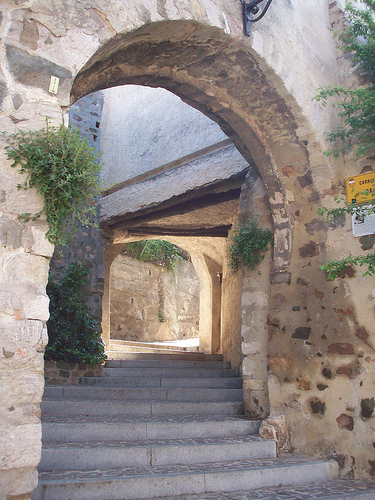 Le Rocher, La Garde, Var. par Only Tradition