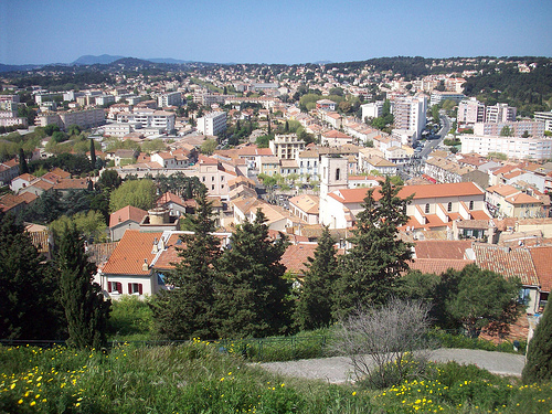 Vue sur La Garde, depuis le Rocher. La Garde, Var. par Only Tradition