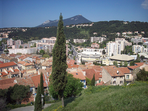 Vue sur La Garde, depuis le Rocher. Le mont Faron, au fond (542 mètres). La Garde, Var. by Only Tradition