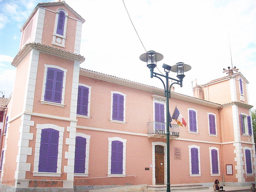 Hôtel de Ville, Le Cannet des Maures, Var. par Only Tradition