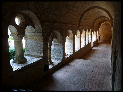 Abbaye du Thoronet : le cloitre by J@nine