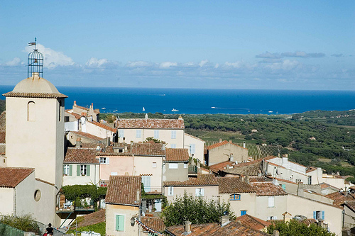 La côte d'azur vue depuis Ramatuelle par GUY DUBLET