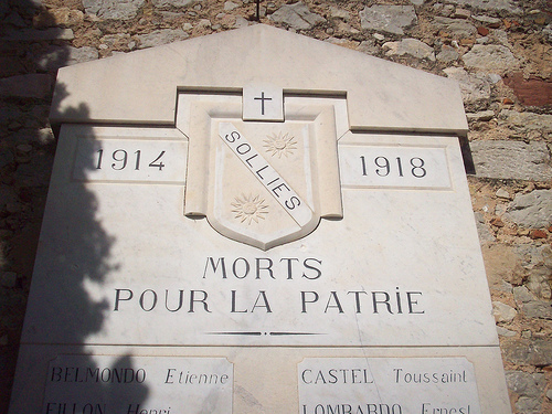 Monument aux morts, Solliès-Ville, Var. par Only Tradition