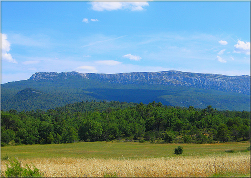 Imposant Massif de la Sainte Baume par vhsissi