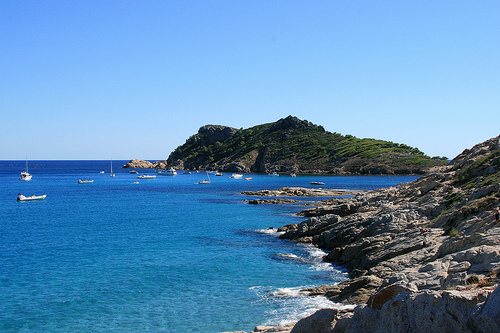 Cap Taillat sur la Presqu'île de Saint-Trop by Seb+Jim