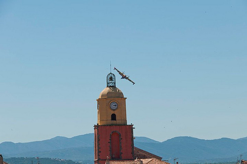 le Clocher de Saint-Tropez et un canadair by PUIGSERVER JEAN PIERRE