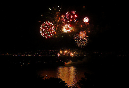 Feu d'artifice dans le golfe de Saint-Tropez by myvalleylil1