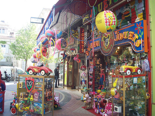 Des magasins de jouets comme il n'en existe plus. by Only Tradition