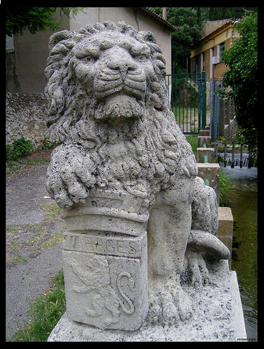 Varages - Statue du Lion de la Foux par Renaud Sape