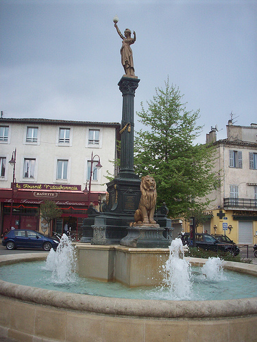 Fontaine, Place de l'Hôtel de Ville, Vidauban, Var. par Only Tradition