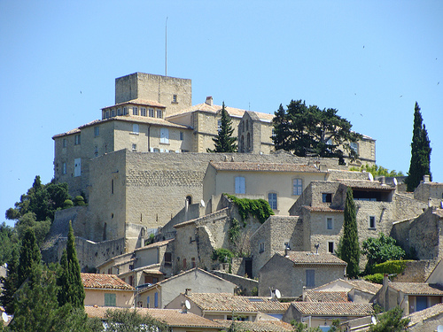 Le château qui domine Ansouis by tautaudu02