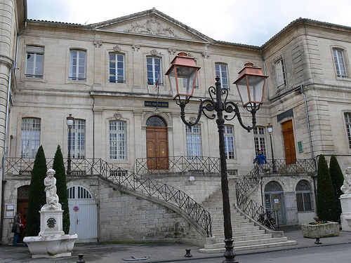 Sous-préfecture d'Apt by Jean NICOLET