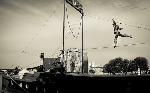 Cirque fluvial - Festival d'Avignon 2015 by deltaremi30