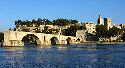 Vue sur Avignon : le Pont Saint-Bénézet by voyageur85