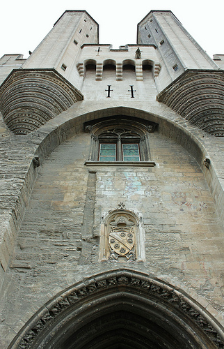 Entrée du Palais des Papes par Cilions