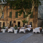 Restaurant en face du Palais des Papes, Avignon by Huiling Chang - Avignon 84000 Vaucluse Provence France