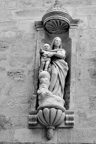 présence dans les murs d'Avignon par Laurent2Couesbouc