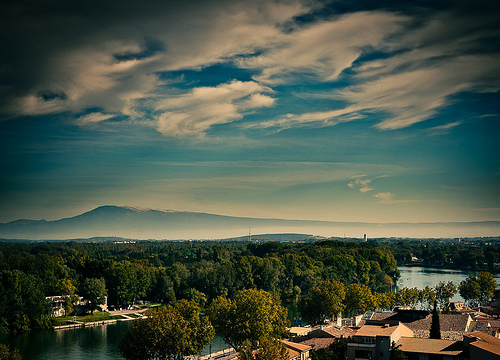 Le Mont-Ventoux vu d'avignon by ethervizion