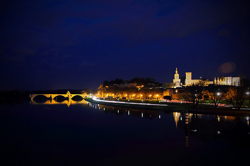 Vue de nuit sur Avignon - Heure bleue avignonaise by Boccalupo