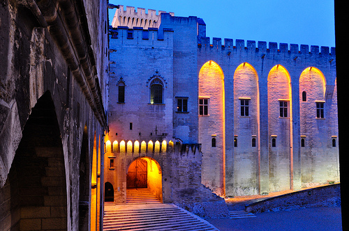 Palais des Papes éclairé, Avignon, France by Laurent2Couesbouc