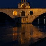 Lumière dans l'heure bleue par . SantiMB . - Avignon 84000 Vaucluse Provence France