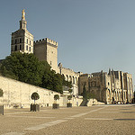 L'imposant Palais des Papes d'Avignon par george.f.lowe - Avignon 84000 Vaucluse Provence France