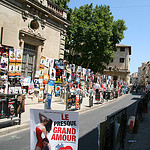 Festival d'Avignon : les rues retapissées d'affiches par CouleurLavande.com - Avignon 84000 Vaucluse Provence France