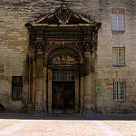 Porche du couvent des Célestins, Avignon par Klovovi - Avignon 84000 Vaucluse Provence France