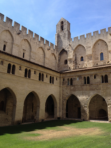 Cloître Benoît XII - Palais des Papes by gab113