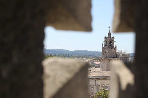 Tour de l'Horloge vu depuis le Palais des Papes by gab113