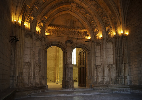 Palais des Papes entrée de la Grande audience par Karschti