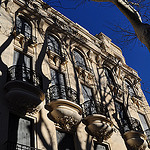 L'ombre des platanes sur les facades par byb64 - Avignon 84000 Vaucluse Provence France