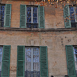 Les fenêtres, rue Gérard Philippe par byb64 - Avignon 84000 Vaucluse Provence France