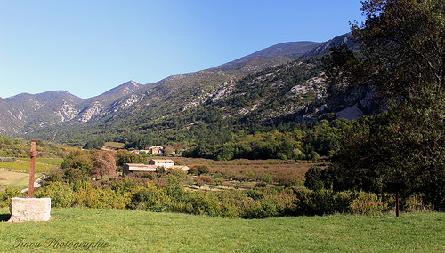 Vue depuis le hameau de Sainte Marguerite à Beaumont du Ventoux by Tinou61