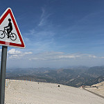 Sommet du Ventoux : attention aux vélos ! par gab113 - Beaumont du Ventoux 84340 Vaucluse Provence France