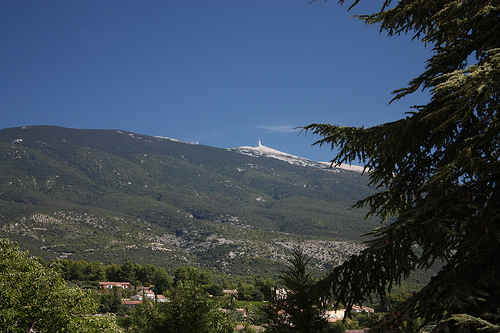 The Mont-Ventoux seen from Bédoin par Sokleine