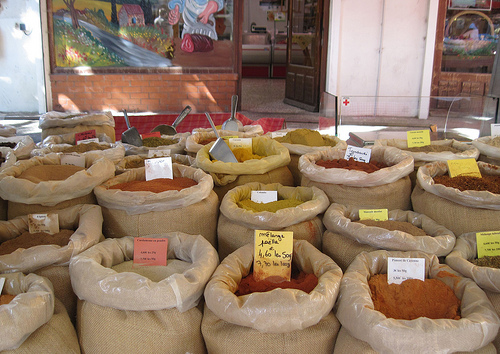 Spices for every dish - Bédoin Market by Sokleine