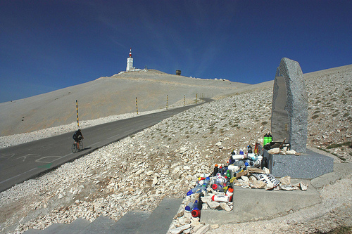 Mont-Ventoux : Tom Simpson stone by Sokleine