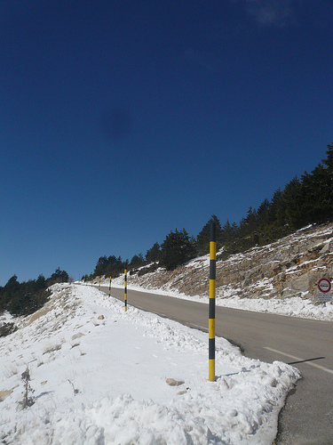 Mont-Ventoux enneigé : route balisée par gab113