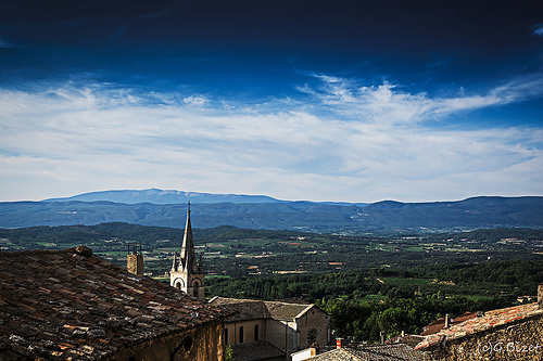 Bonnieux - Evening in Provence by gibizet