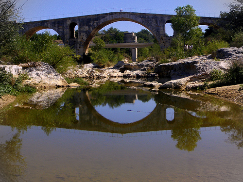 The Pont Julien / The Roman bridge par perseverando