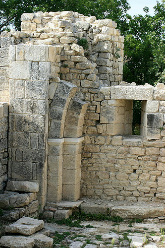 les ruines du Fort de Buoux par xhachair