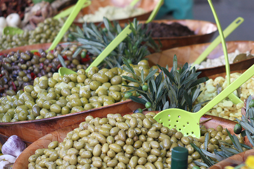 Marché à Caromb : olives by gab113