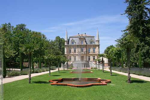 Le château de Val-Seille à Courthézon par Dominique Pipet